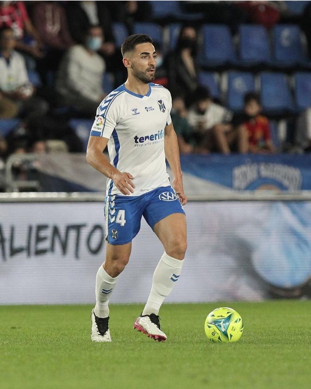 Jose León